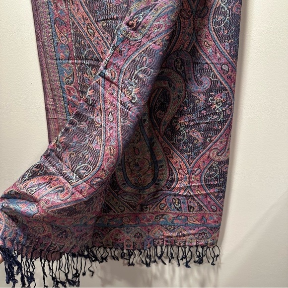 Elegant Shawl in Midnight Blue - Versatile Wrap, Stole, Scarf, Veil Soft & Cozy - Picture 10 of 16